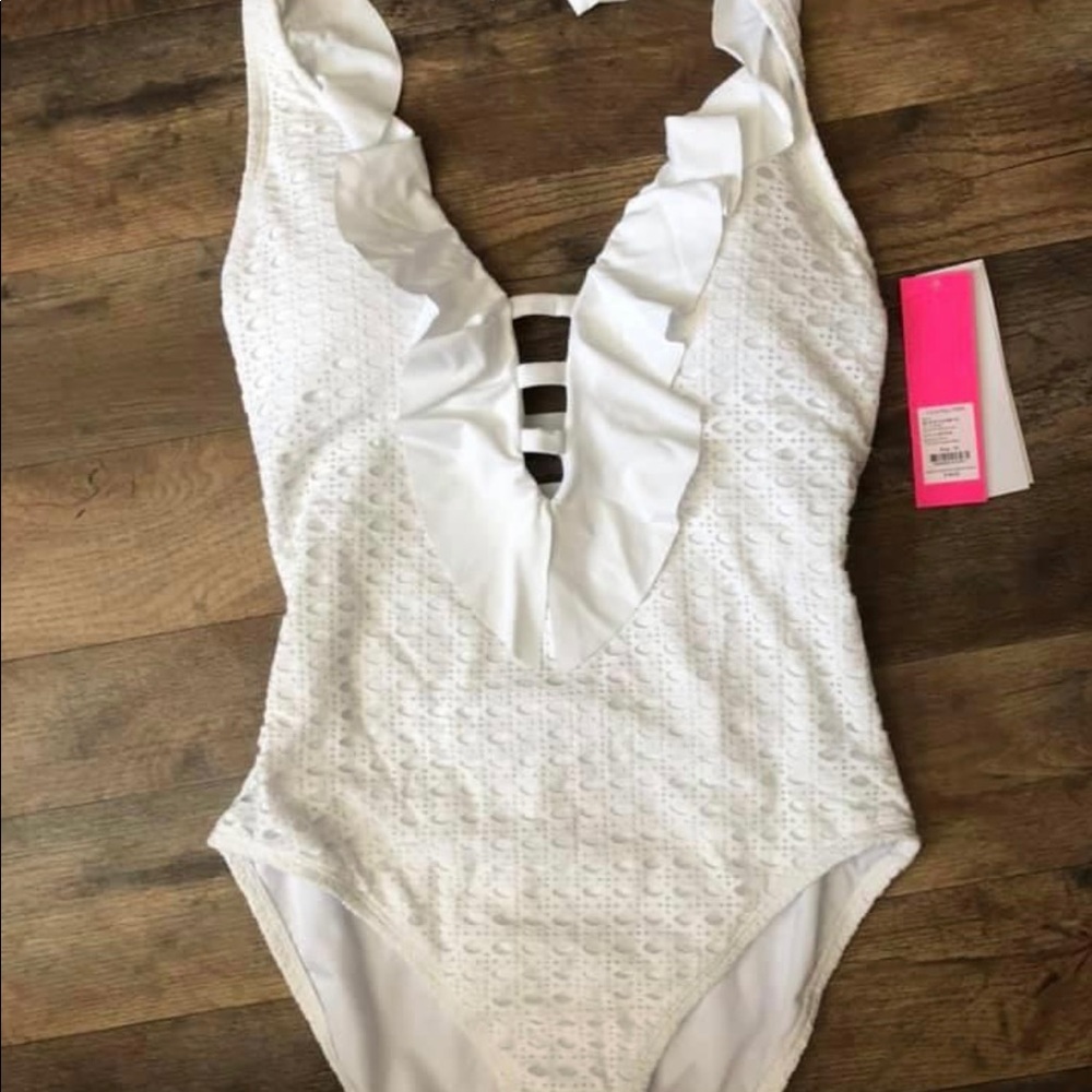Nevis One Piece Halter - size 10